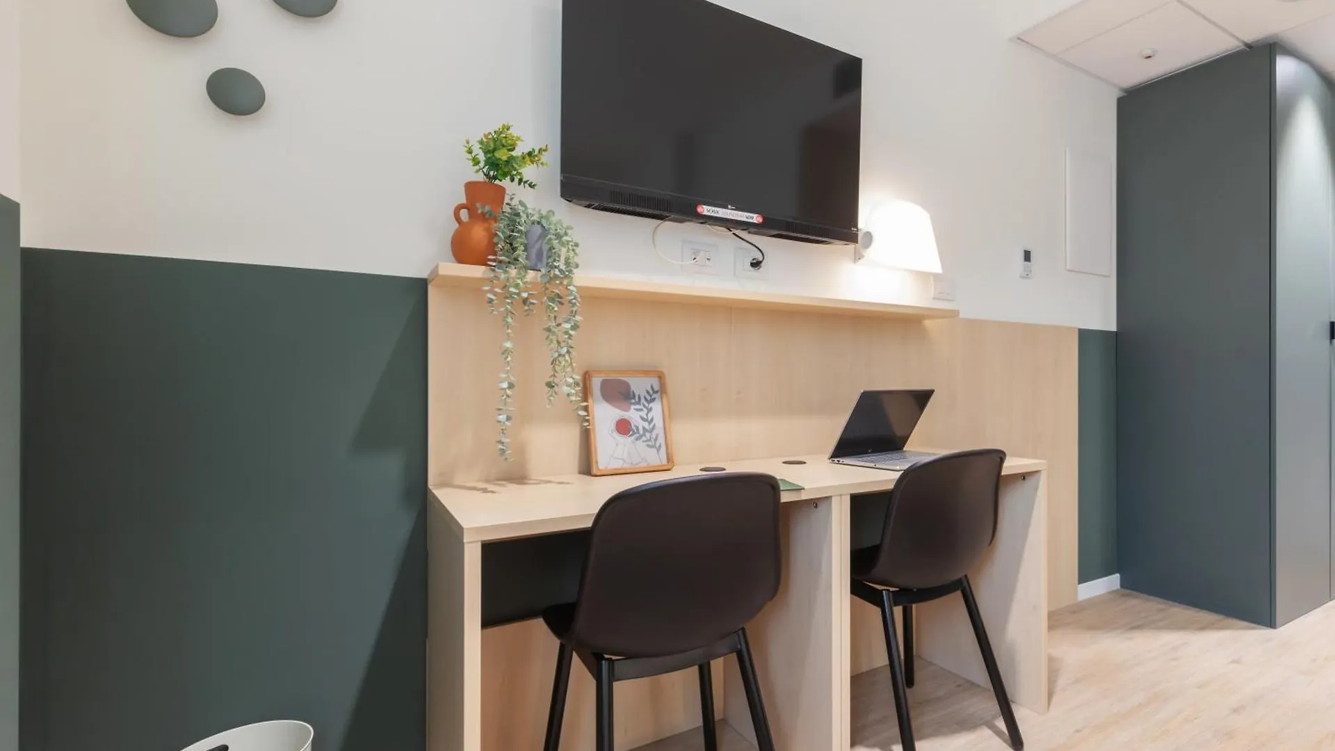 Well-Located Campus Rooms Near City Park Milan