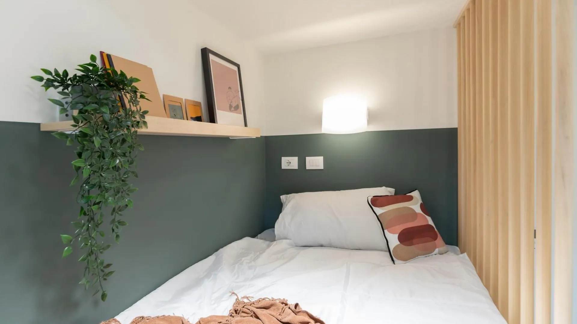 Well-Located Campus Rooms Near City Park Milan
