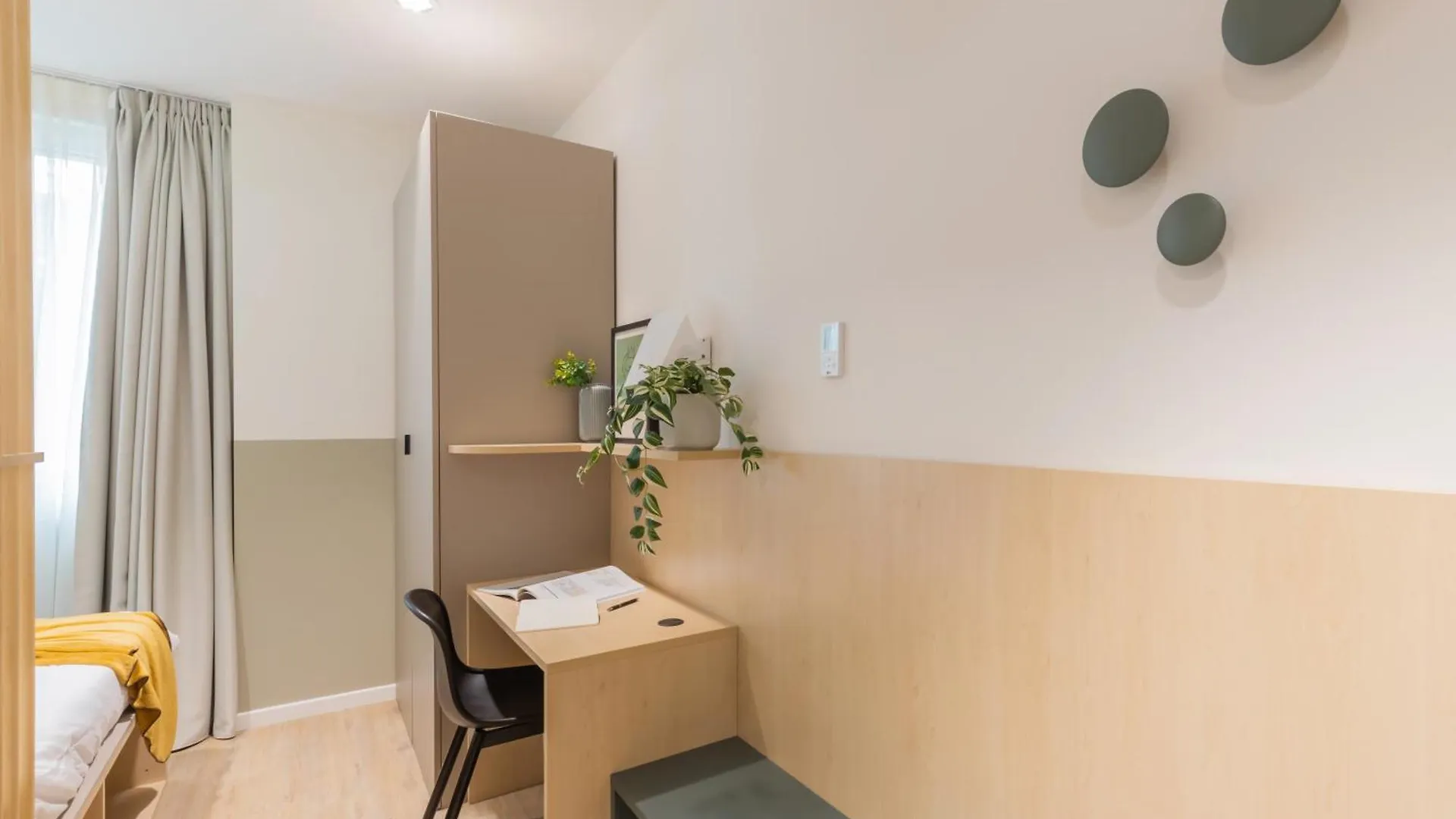 Well-Located Campus Rooms Near City Park Milan
