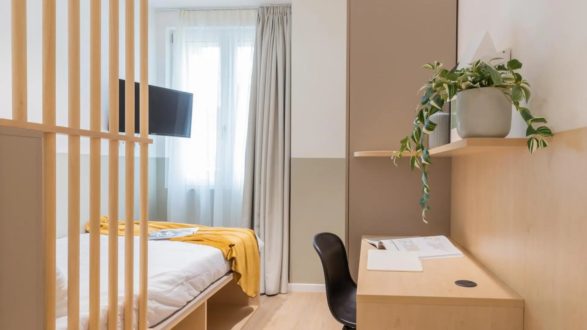 Well-Located Campus Rooms Near City Park Milan
